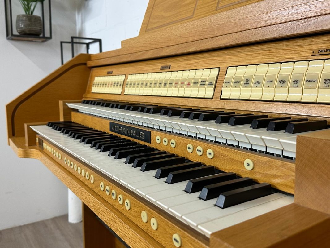 Johannus Opus 25