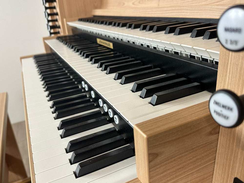 JohannusStudioP350Klavieren