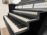Johannus Opus 360 zwart zijaanzicht