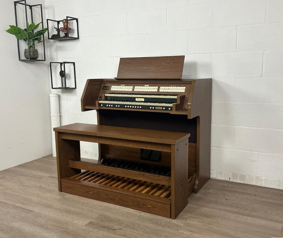 Viscount Vivace 40 DLX