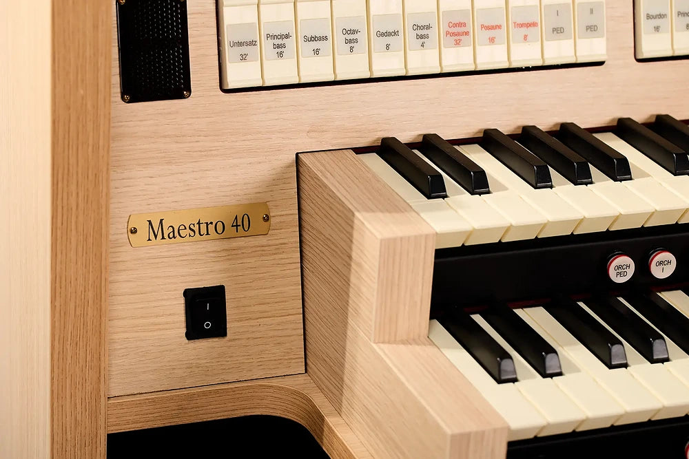 maestro-40_klavieren_links