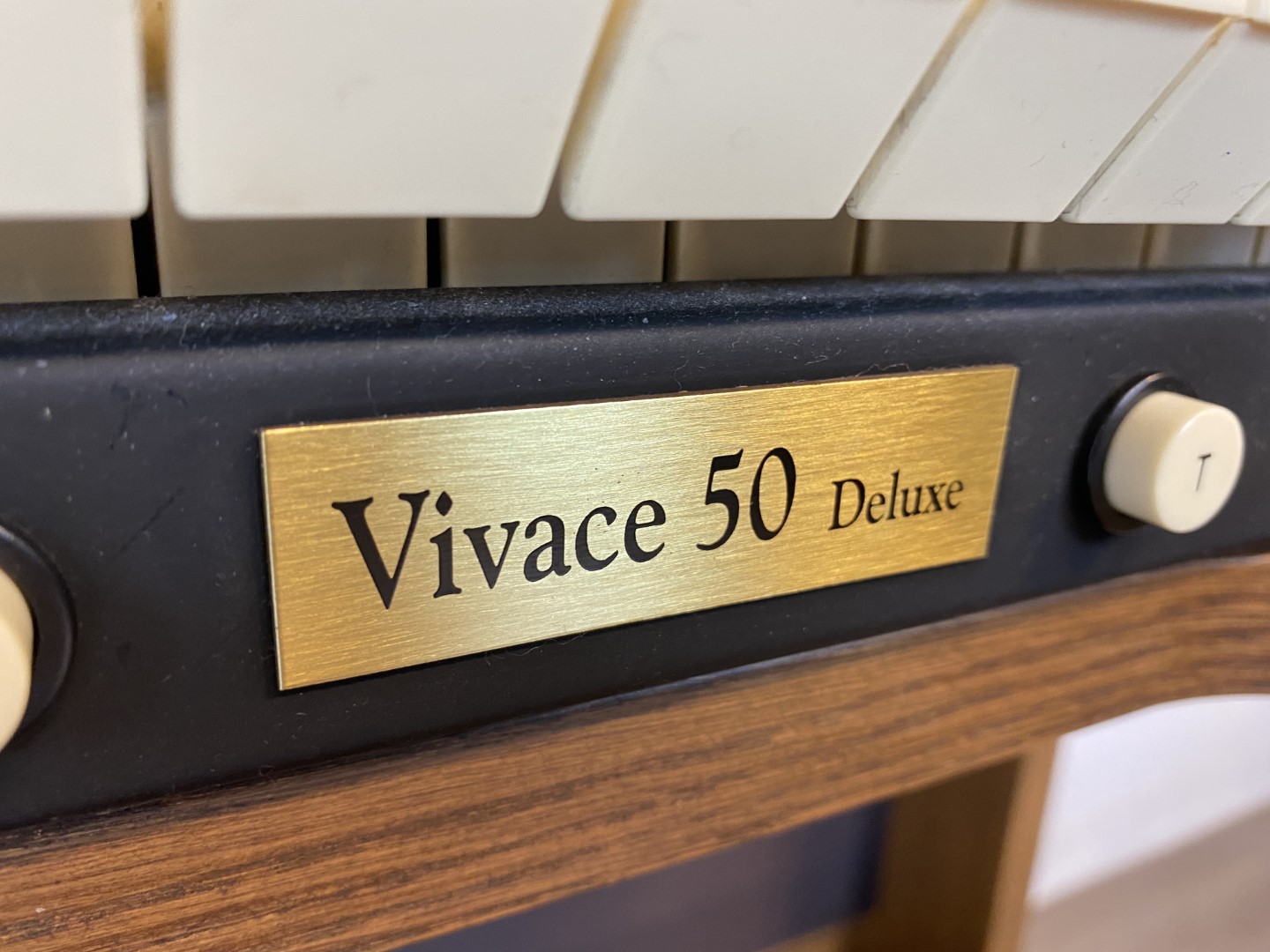 Viscount Vivace 50 DLX